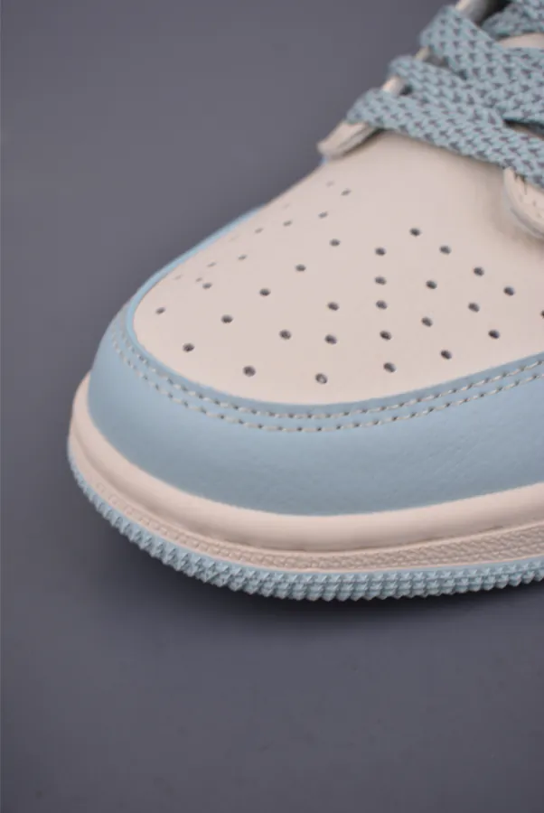Fraent x Travis Scott x Air 1 Low 三方联名低帮倒钩鞋