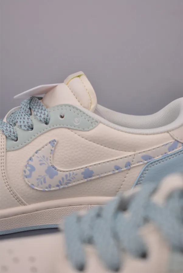Fraent x Travis Scott x Air 1 Low 三方联名低帮倒钩鞋
