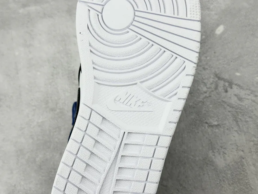 Fragment Design x Jordan 1 Retro High