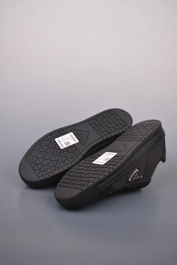 PRA Low Top Sneaker with Logo Premium Quality