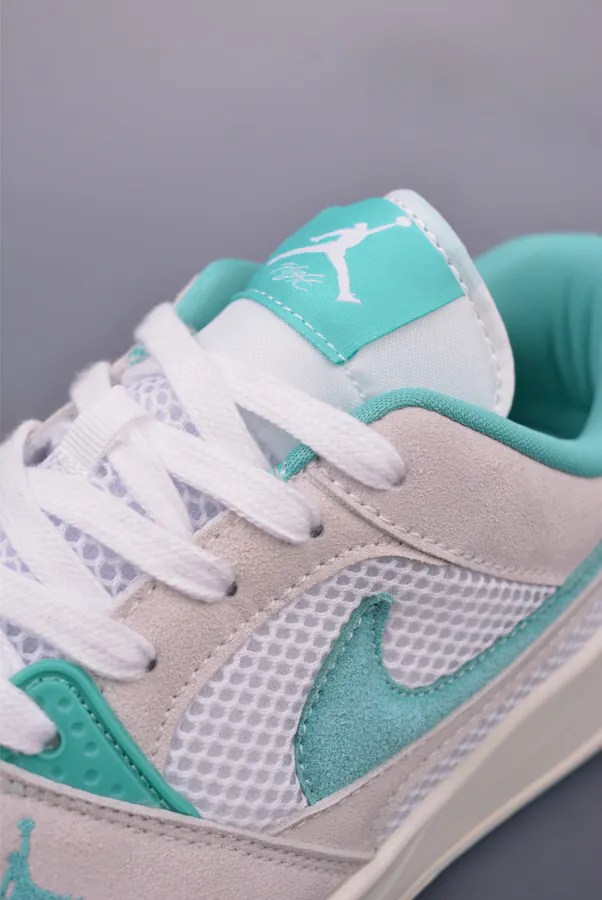 CX Exclusive Original Air CMFT Era Low Top Sneakers