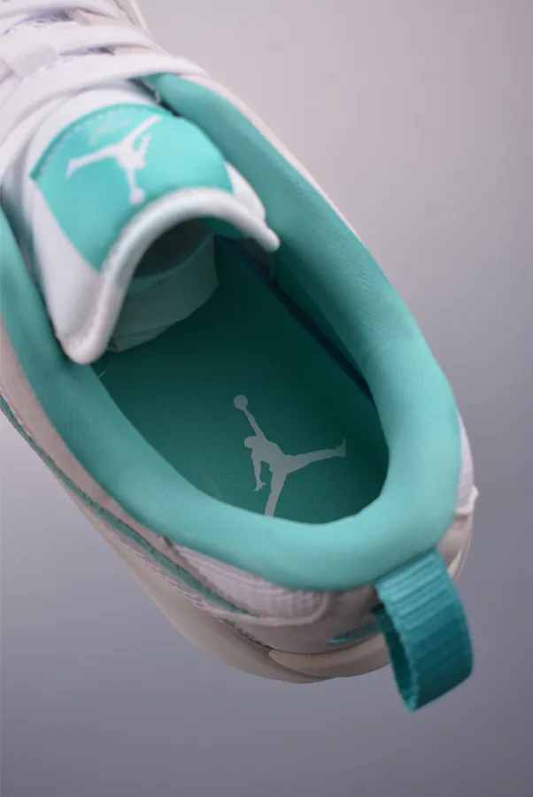 CX Exclusive Original Air CMFT Era Low Top Sneakers