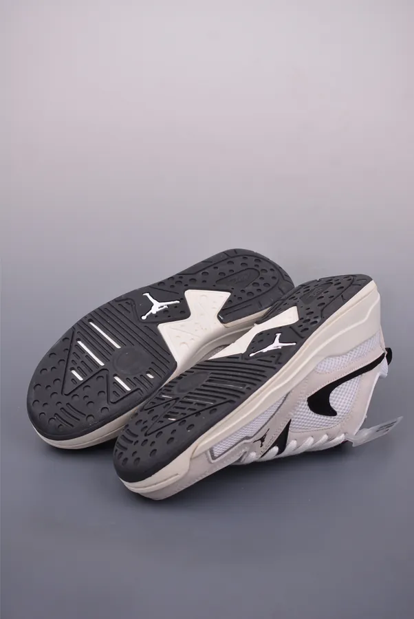 CX Exclusive Pure Original Air CMFT Era Low Top Sneakers