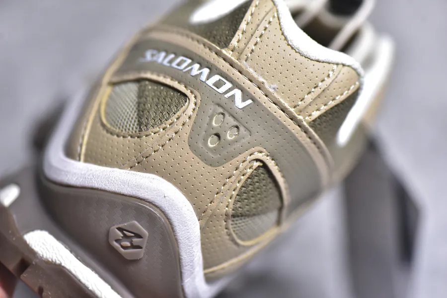Salomon Outdoor Trail Running Shoes with Original Features