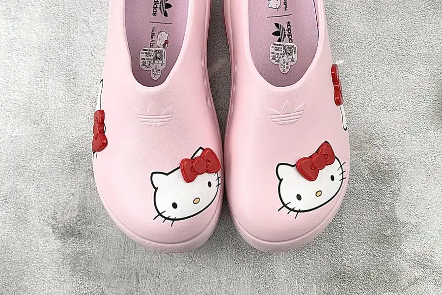 Hello Kitty × adidas originals AdiFOM Stan Smith Mule in Pink