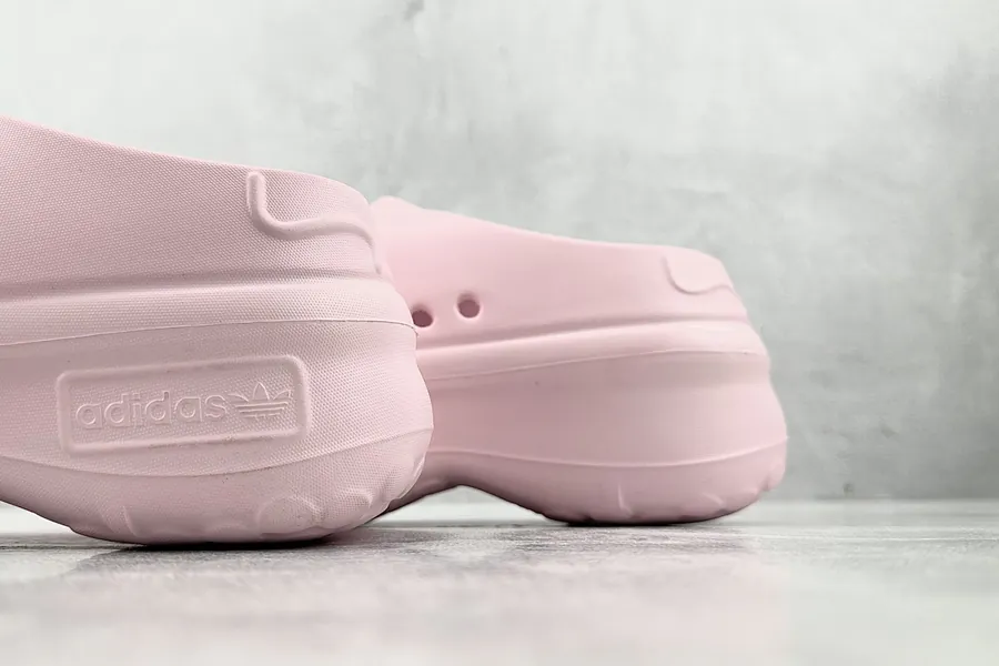 Hello Kitty × adidas originals AdiFOM Stan Smith Mule in Pink