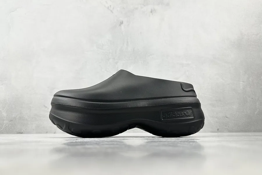 Adidas Originals AdiFOM Stan Smith Mule in Black