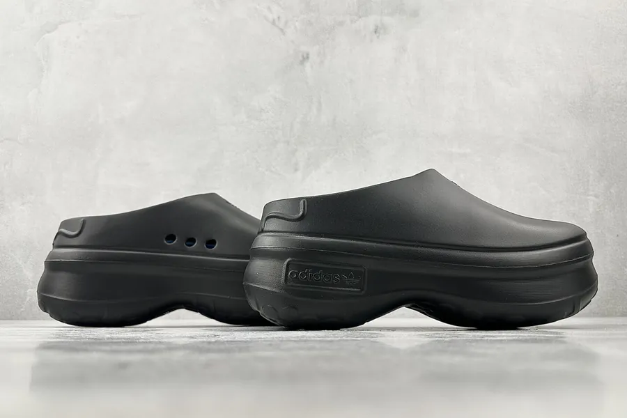 Adidas Originals AdiFOM Stan Smith Mule in Black