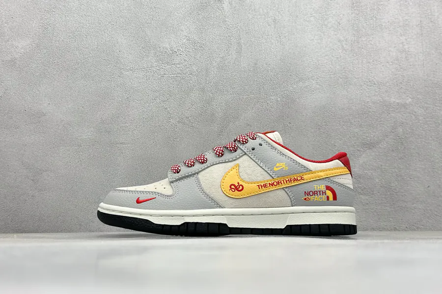 Nike SB Dunk Low x The North Face 2024 Snake Year Limited Edition