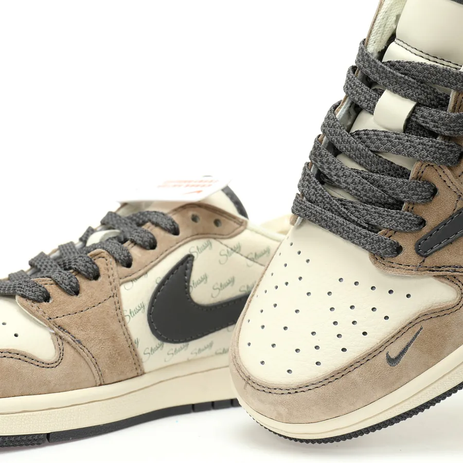 XZ6188 690 1 Low OG Sneaker