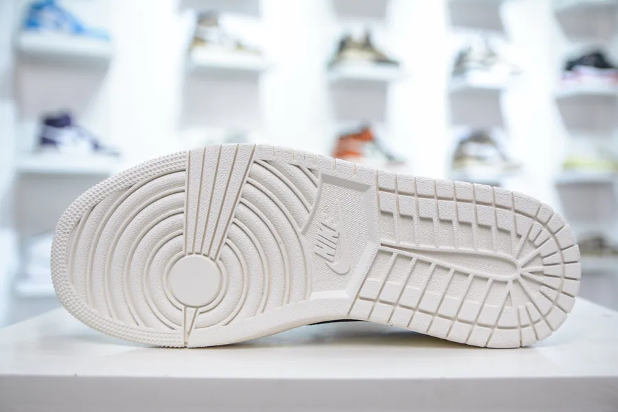 Fraent x Travis Scott x Air 1 Low Premium Collaboration Sneaker