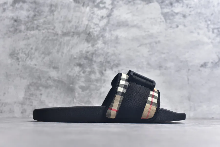 BBR YB Slippers with Exclusive Design
