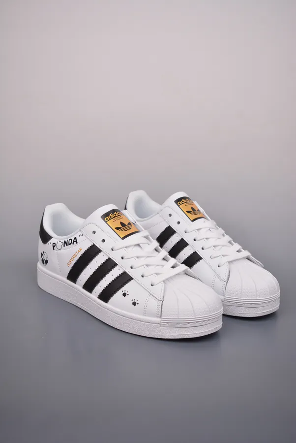 Adidas Originals SUPERSTAR with Panda Motif