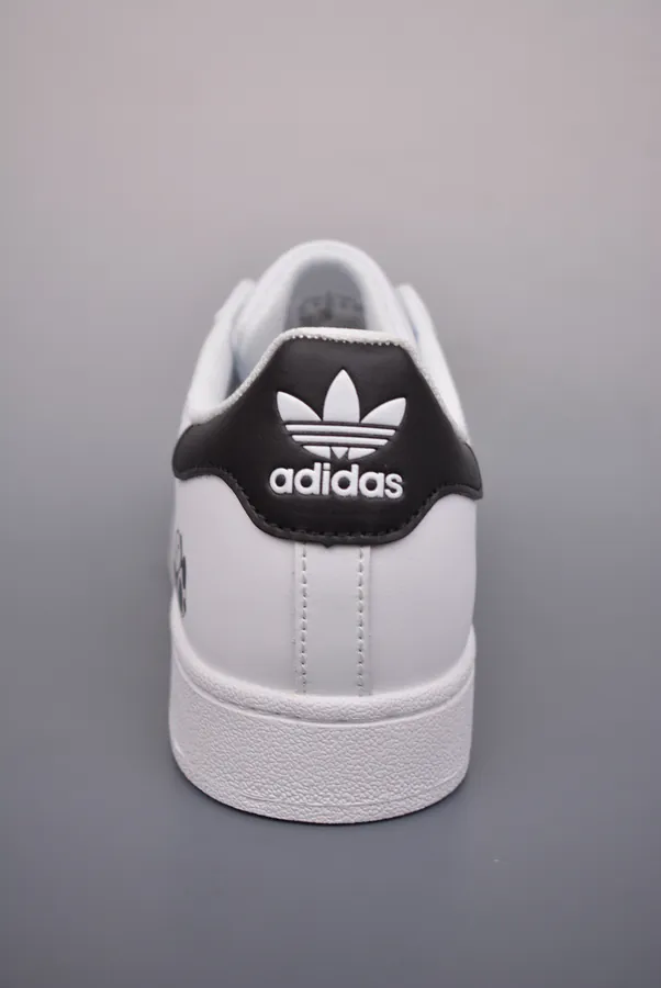 Adidas Originals SUPERSTAR with Panda Motif