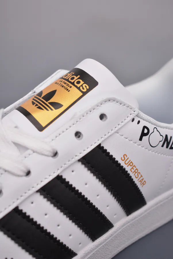 Adidas Originals SUPERSTAR with Panda Motif