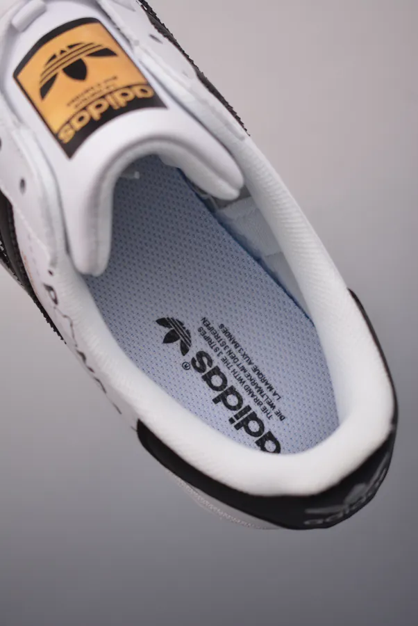Adidas Originals SUPERSTAR with Panda Motif