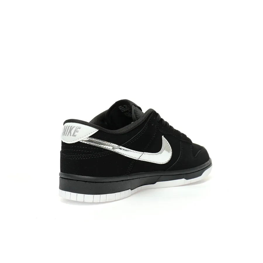 SB Dunk Low The North Face Collaboration Sneaker