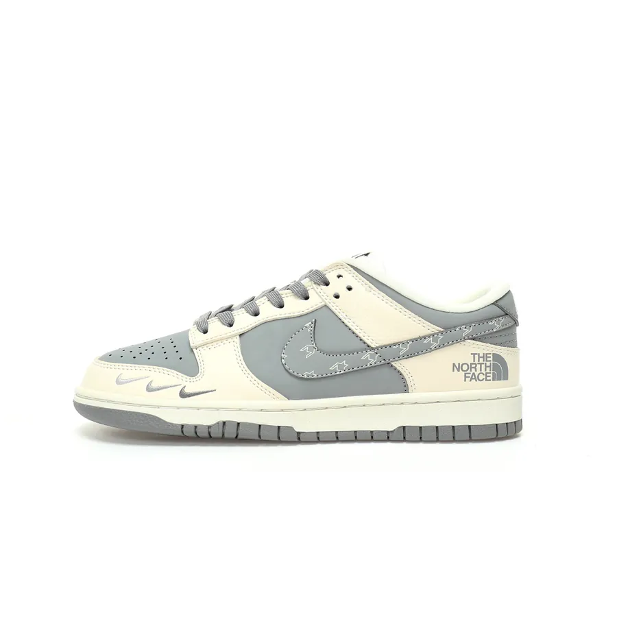 SB Dunk Low The North Face Collaboration Sneaker
