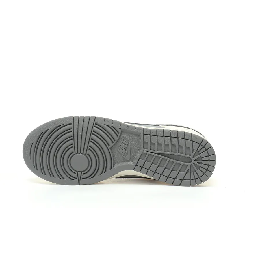 SB Dunk Low The North Face Collaboration Sneaker