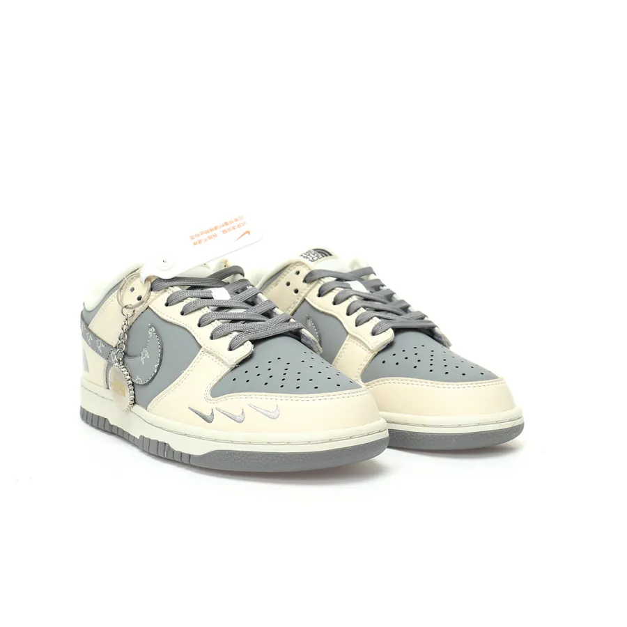 SB Dunk Low The North Face Collaboration Sneaker
