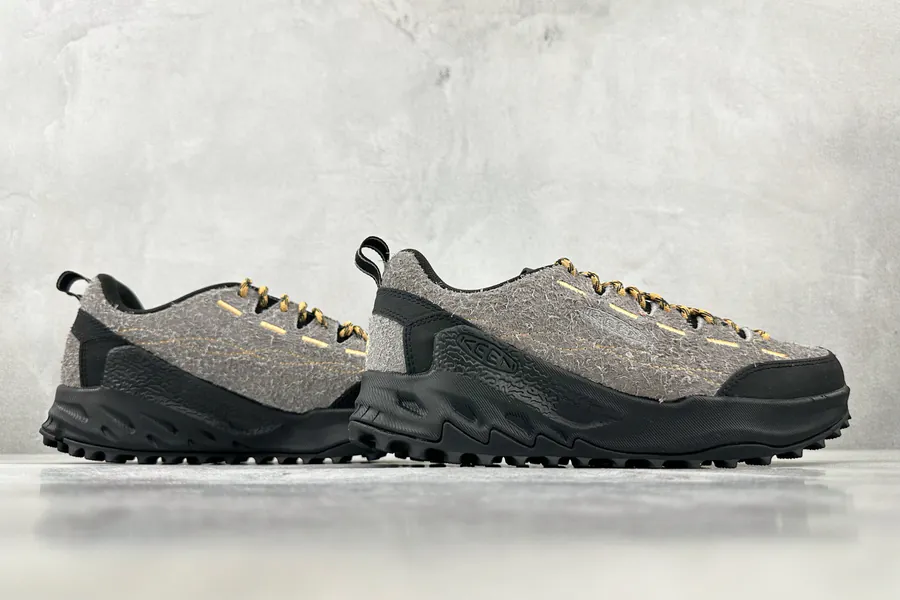 KEEN Jasper Zionic in Gray
