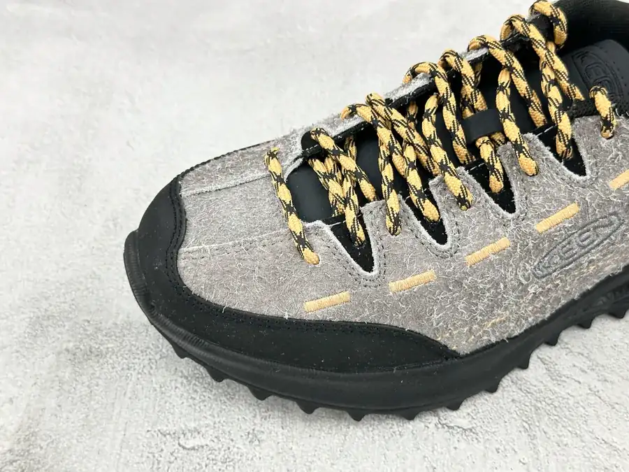 KEEN Jasper Zionic in Gray