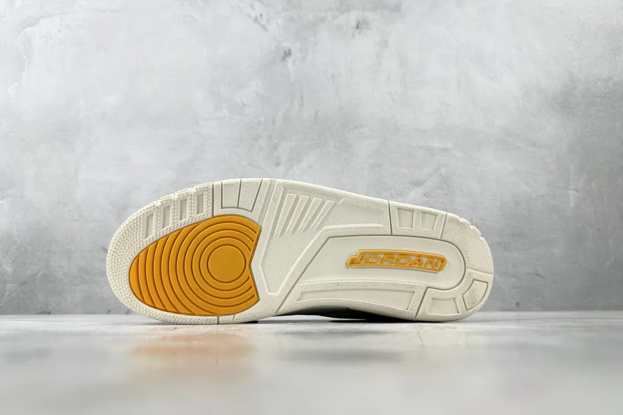 Legacy 312 Low in Pale Vanilla and Orange Black