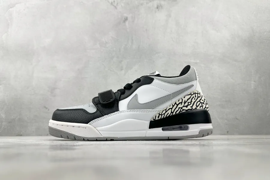 Legacy 312 Low in Light Smoke Grey