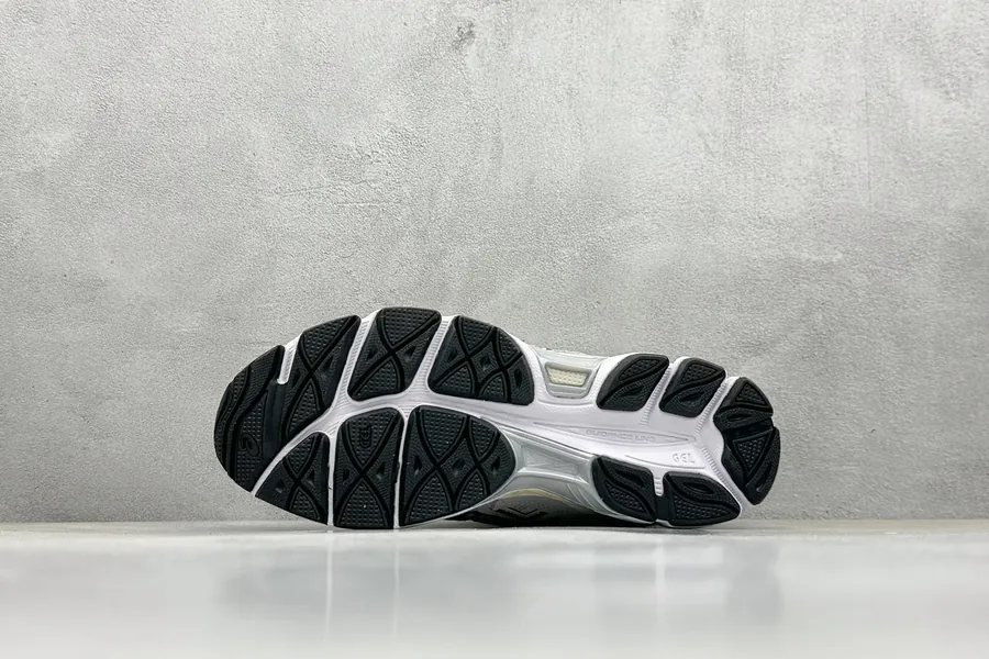 ASI GEL C™ Low Top Athletic Sneakers