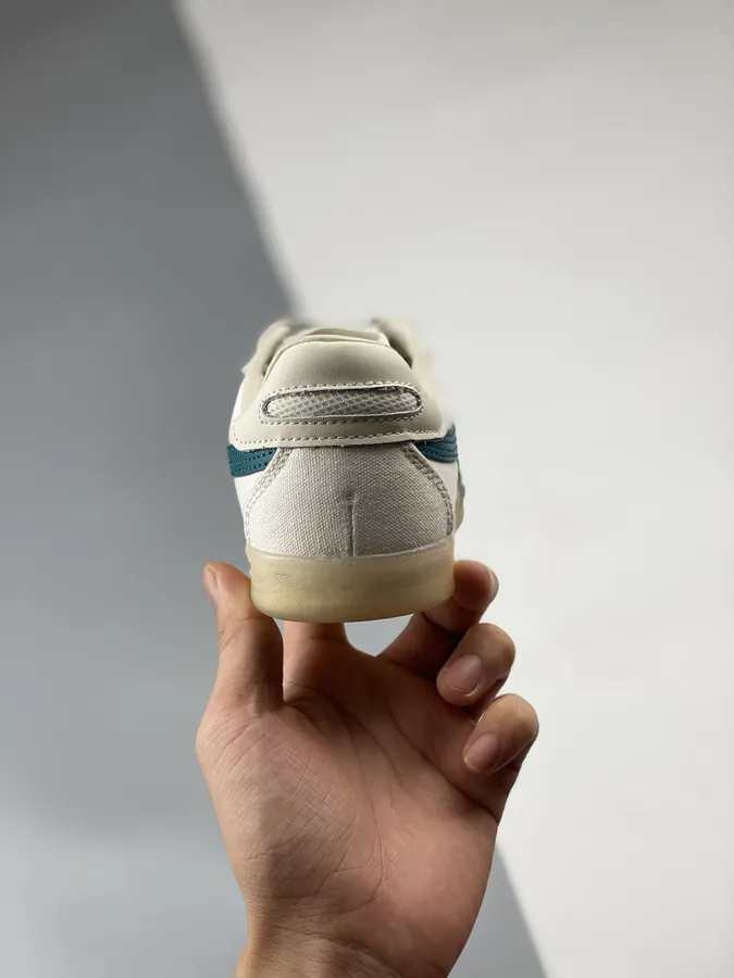 Asics Onitsuka Tiger Tokuten Vintage Sneaker for Men and Women