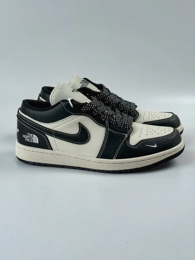 Air Jordan 1 Retro Low x The North Face