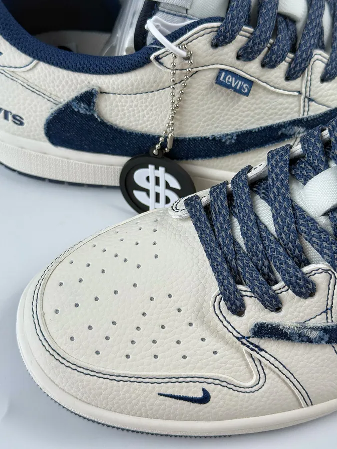 Travis Scott x Nike Air Jordan 1 Low x Levis OG Version