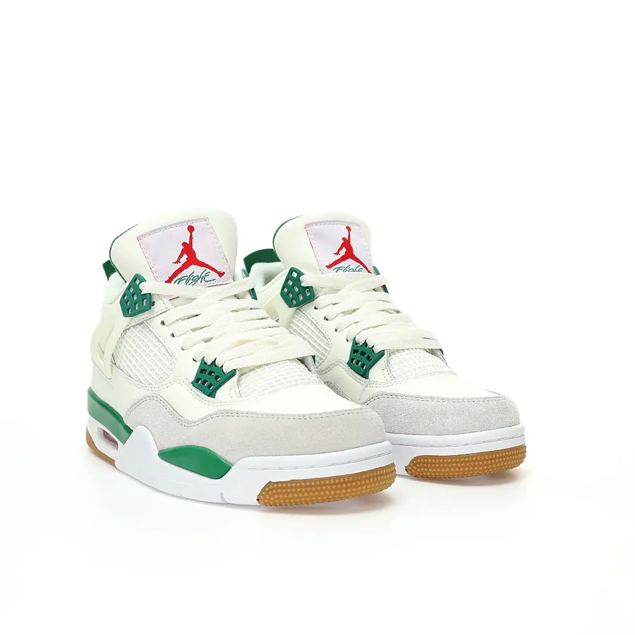 SB x Air 4 Retro SP Basketball Shoe in Pine Green