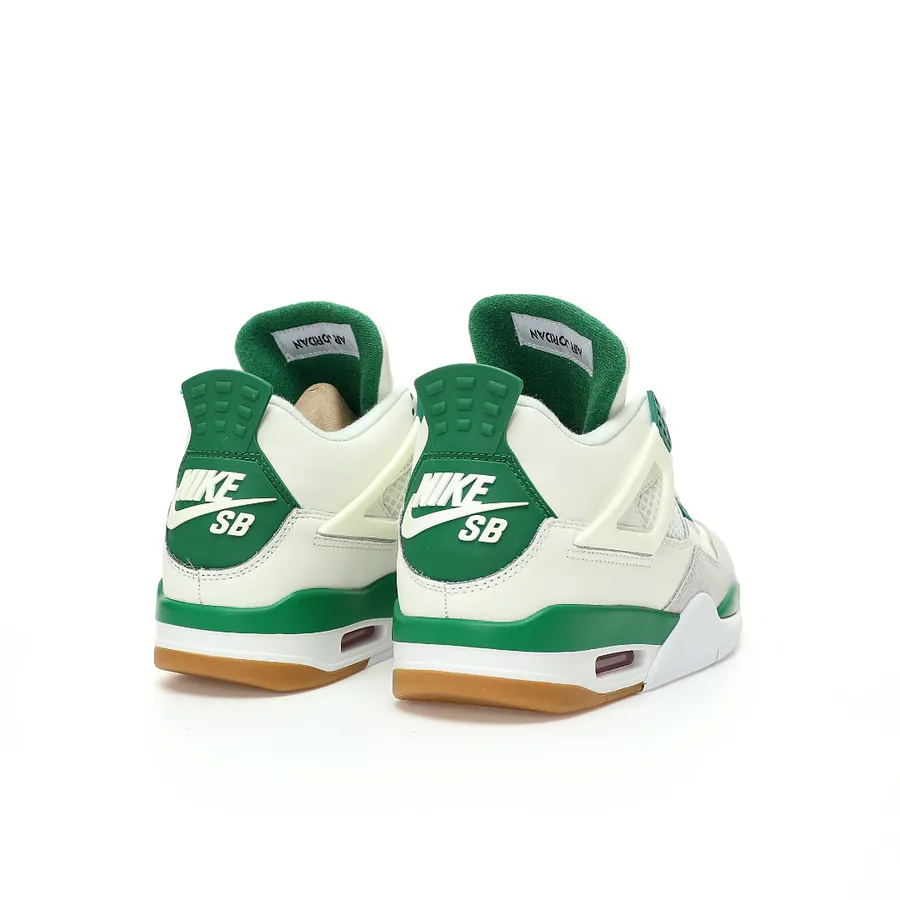 SB x Air 4 Retro SP Basketball Shoe in Pine Green