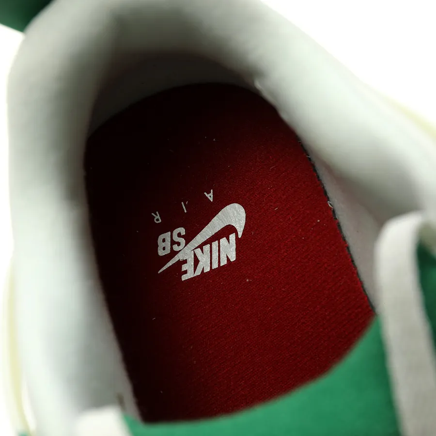 SB x Air 4 Retro SP Basketball Shoe in Pine Green