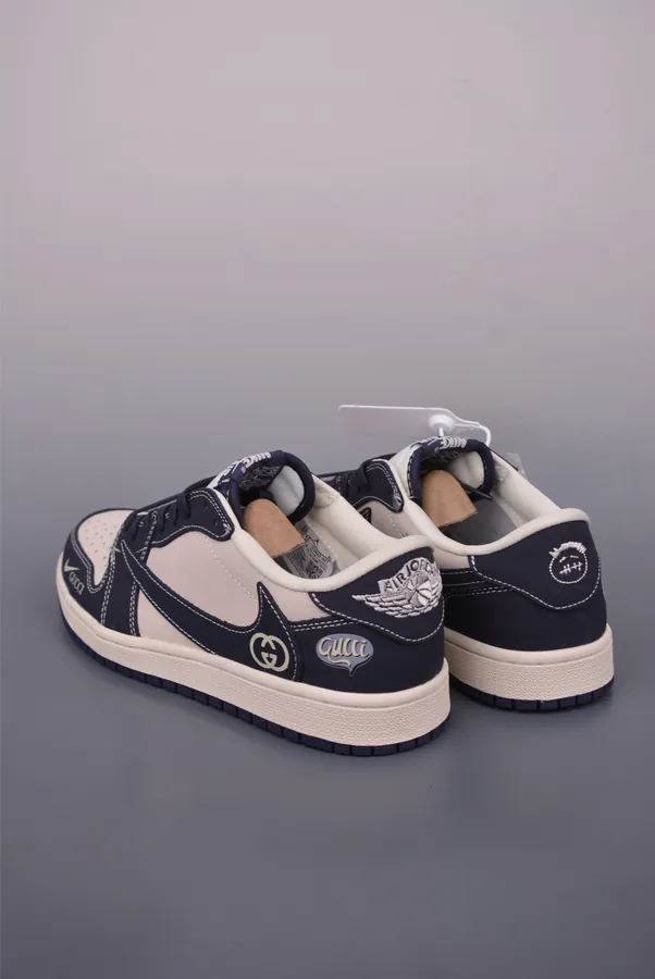 Fraent x Travis Scott x Air 1 Low 三方联名低帮倒钩鞋