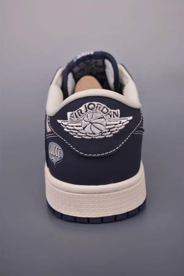 Fraent x Travis Scott x Air 1 Low 三方联名低帮倒钩鞋