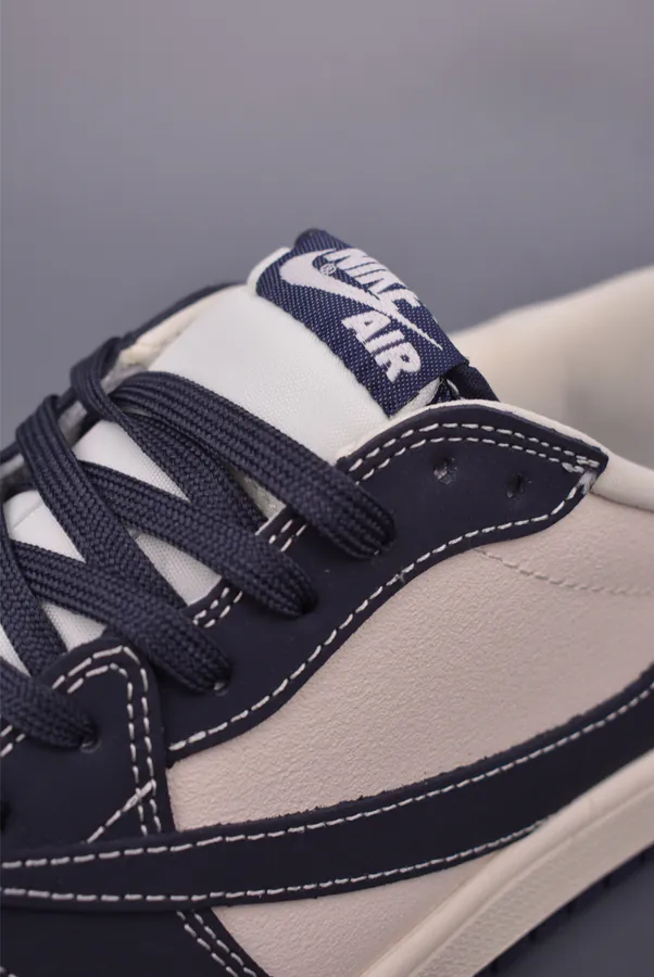 Fraent x Travis Scott x Air 1 Low 三方联名低帮倒钩鞋