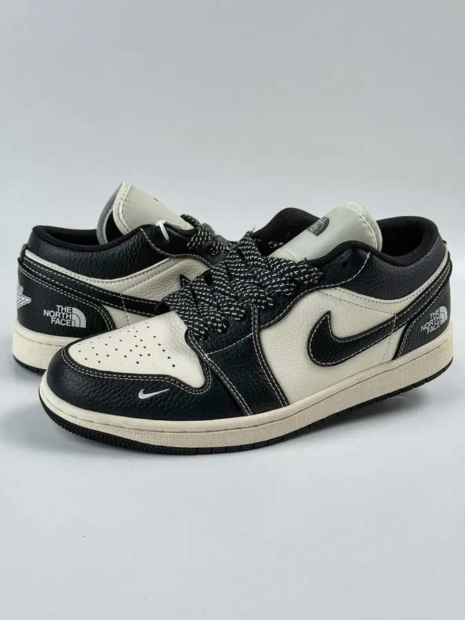 Air Jordan 1 Retro Low x The North Face Mini Hook