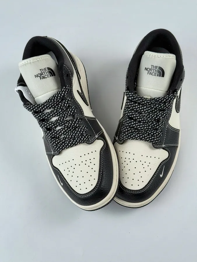 Air Jordan 1 Retro Low x The North Face Mini Hook