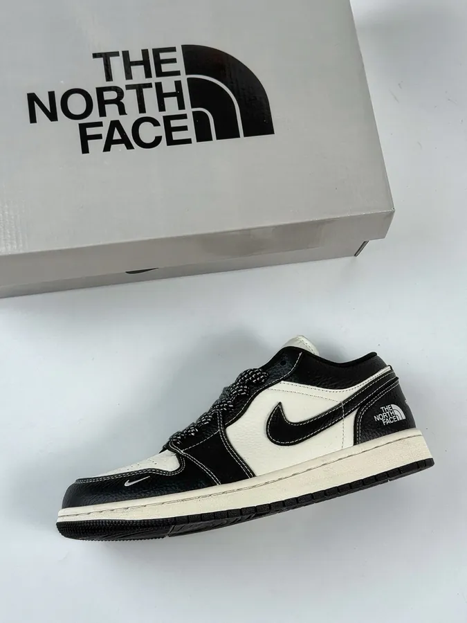 Air Jordan 1 Retro Low x The North Face Mini Hook