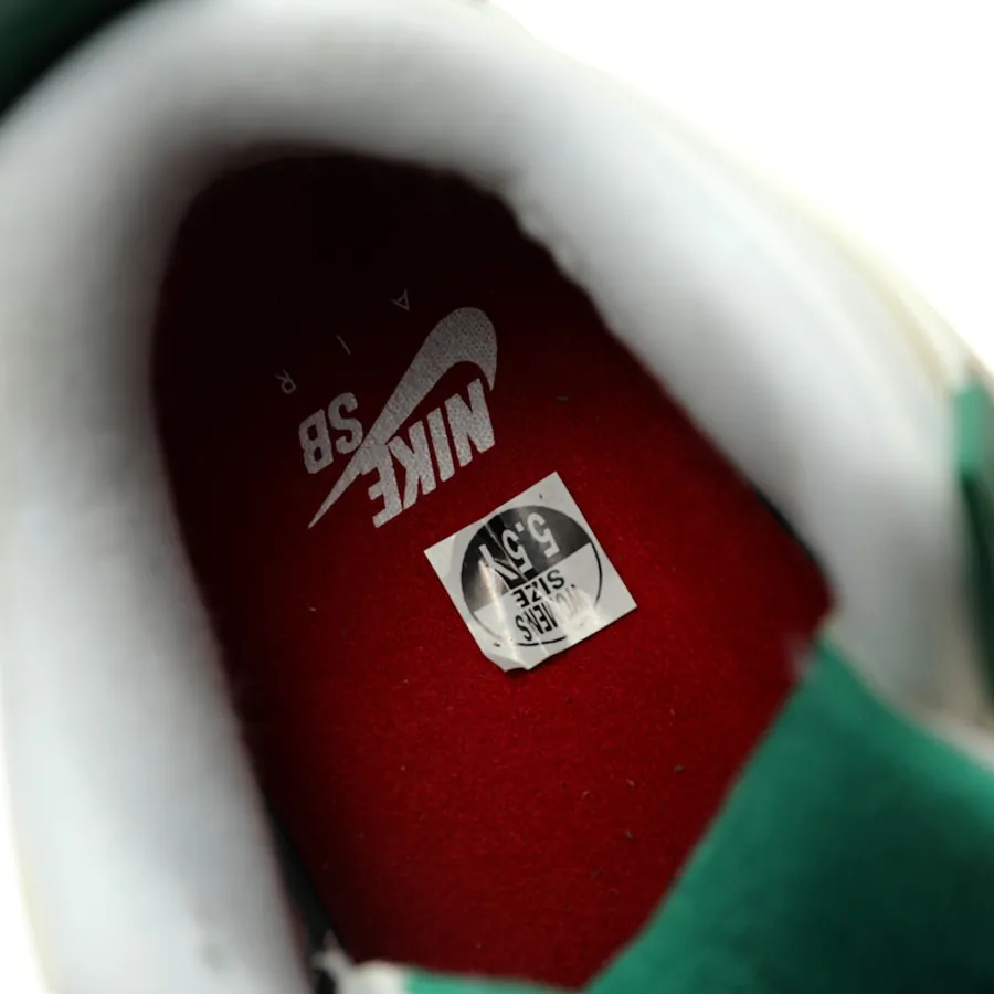 SB x Air 4 Retro SP Pine Green Bucket Bag