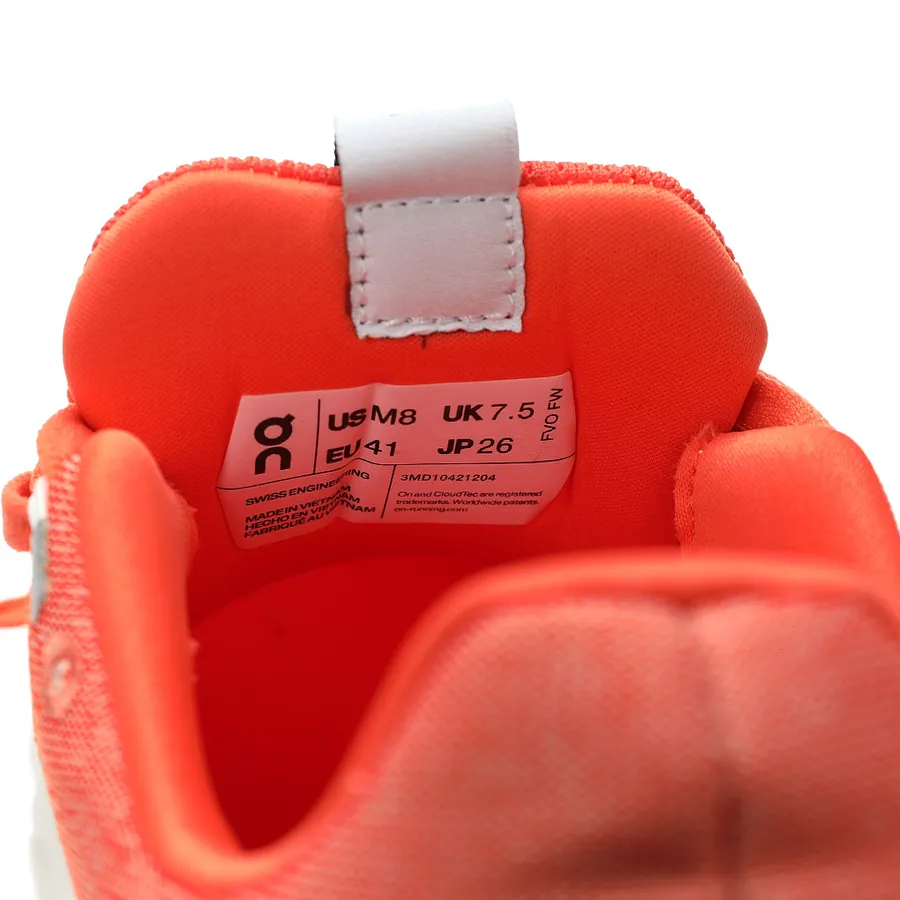 ON Running Cloudsurfer Road Low Top Sneaker