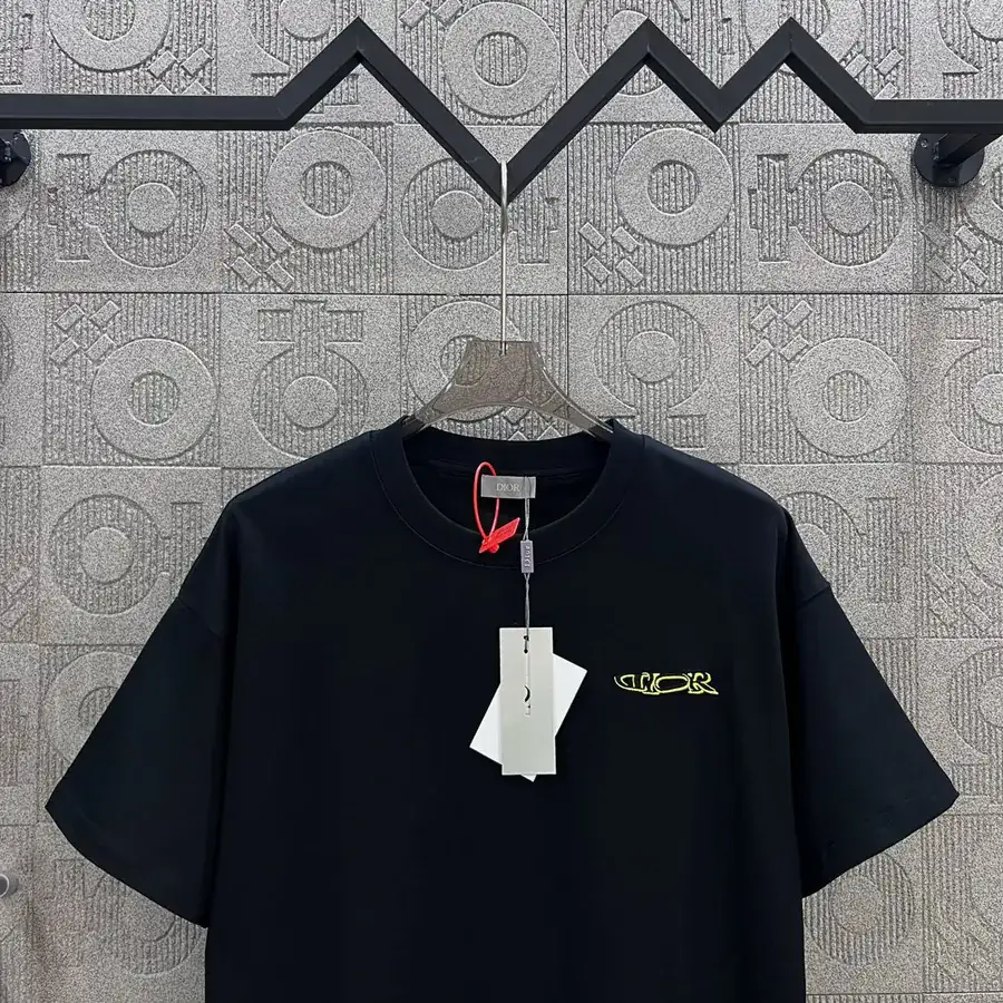 DIO辰星专供 Double Color Letter Cross Stitch T Shirt