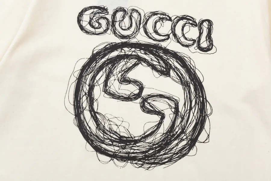 GUC辰星 | High Quality Curved Letter Short Sleeve