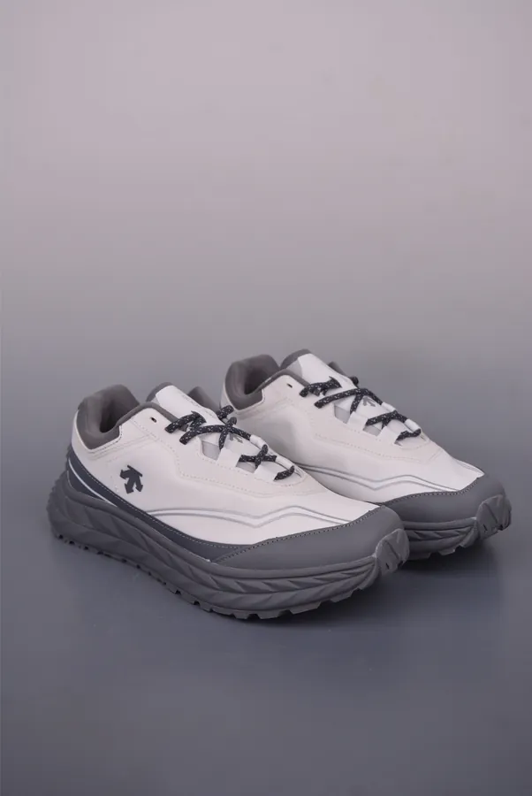 DESCENTE TERRAIND Lightweight and Breathable Hiking Shoes