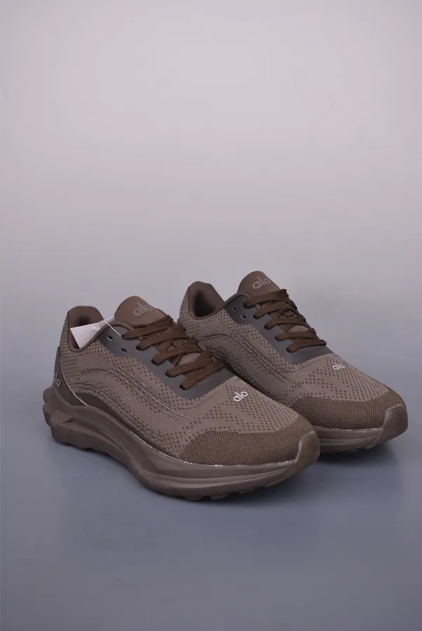 Alo Runner Mode Comfortable and Minimalist Low Top Casual Sneakers