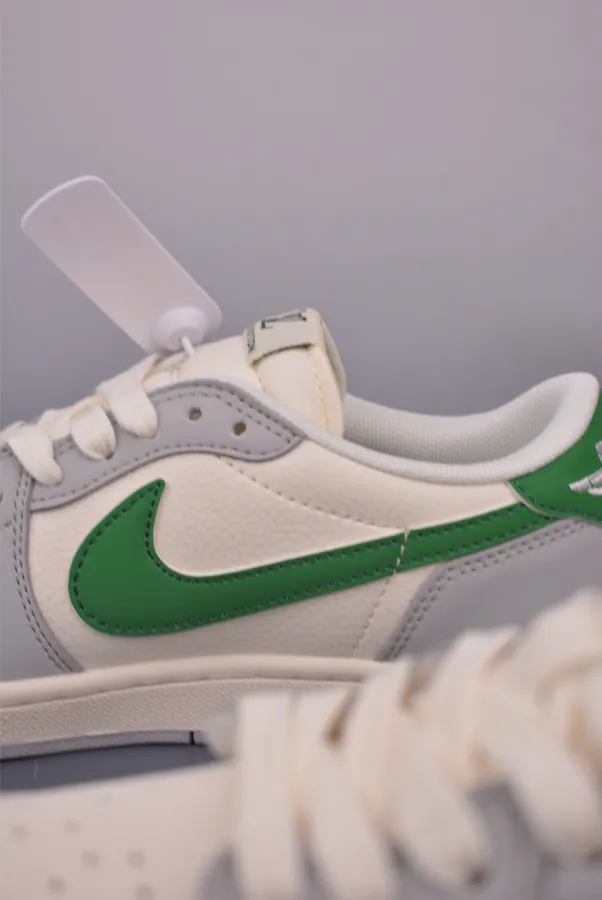 Fraent x Travis Scott x Air 1 Low Triple Collaboration Low Sneaker