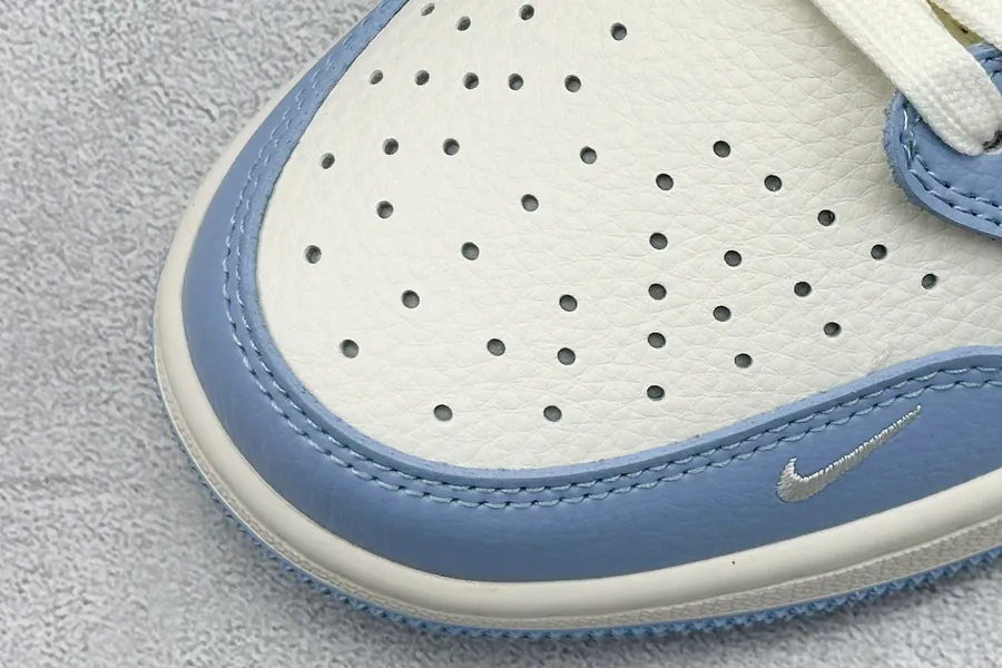 Travis Scott x Air 1 Low Reverse Blue and White Swoosh Low Top