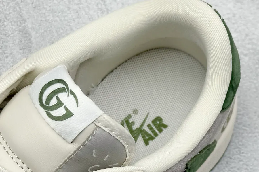 Fraent x Travis Scott x Air 1 Low 三方联名低帮倒钩鞋
